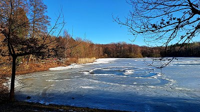 Tady se před týdnem bruslilo