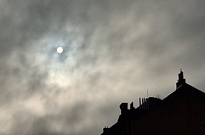 Včerejší divné polední slunce