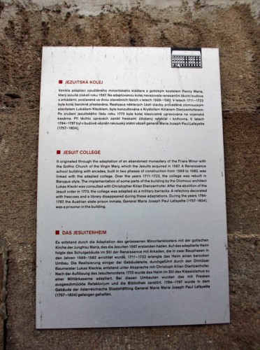 Vojenský správní archiv