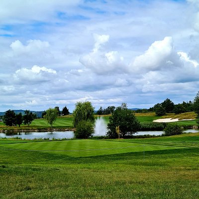 Kombinace hřiště a přírody