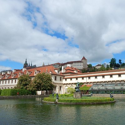 Pražský hrad od jezírka