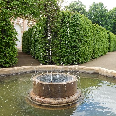 Kašna ve Valdštejnské zahradě