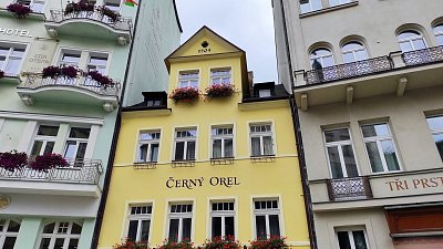 Hotel Černý orel byl původně hrázděný dům. Podobných zde bývalo hodně