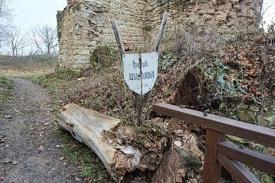 3 Tady stávala vstupní brána