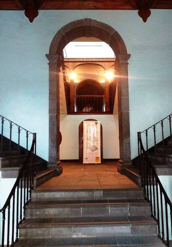 30. Příchod k expozicím