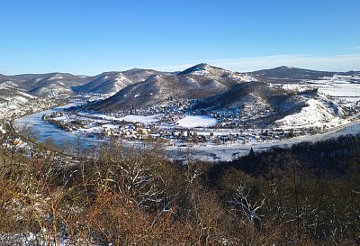 Dubičky - pohled na zamrzající Labe.jpg
