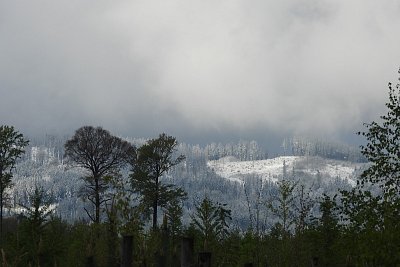 Hory sevřela zima do sněhové náruče