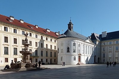 38-Hradní nádvoří II.
