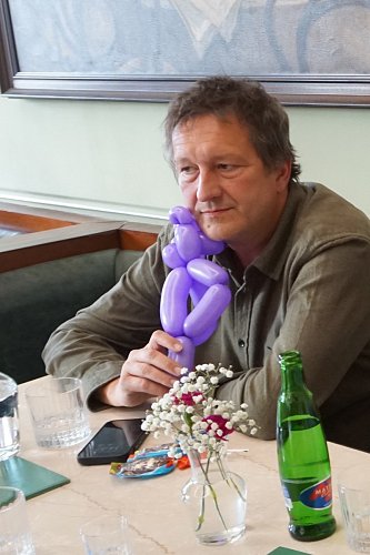 Ještě že mám toho medvídka, aspoň někdo mi rozumí...