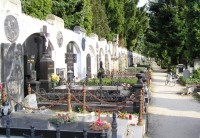 Arkádová zeď s hrobkami