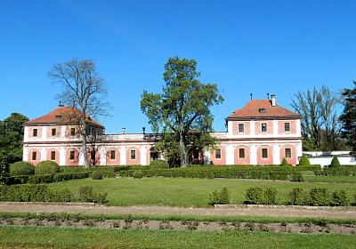 Zámecká jízdárna