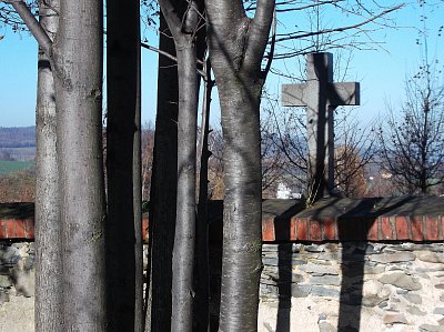 a ještě jednou s křížem.