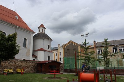 Na dětském hřišti