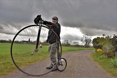 František Janša se svým obřím kolem