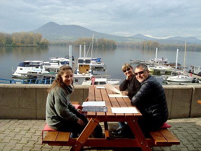 Moje rodinka - pohoda u Píšťanského jezera.