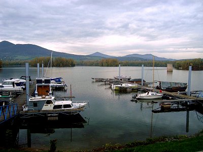 Píšťany, Marina Labe