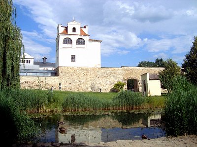 Park U hvězdárny s kavárnou Fér kafé *