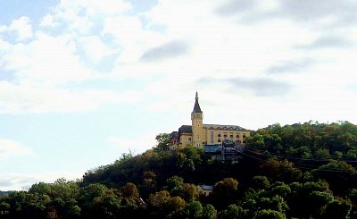 Zámeček a restaurace Větruše *.