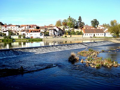 Písek. Václavské předměstí s jezem. *