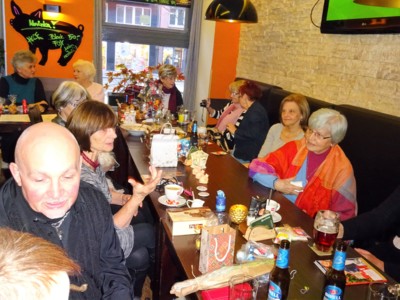 Z dnešního setkání íčkařů U Tří Prasátek *