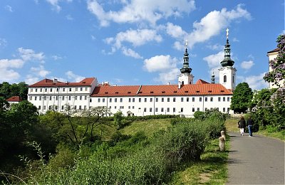 Pomáhal a sloužil a nakonec se dožil zklamání