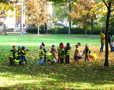 Mrňata na vycházce