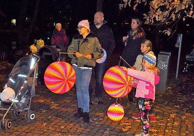 A průvod může vyjít