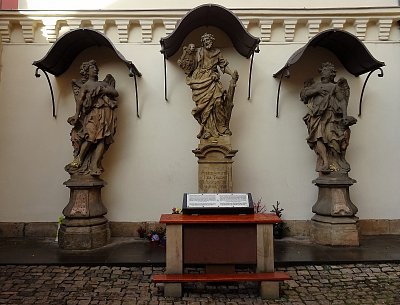 Sv. Juda Tadeáš a andělé *