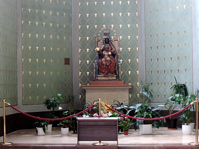 Panna Maria Montsseratská v kostele v Emauzích