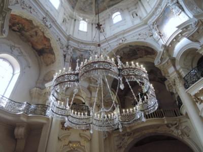 Lustr v kostele Sv.Mikuláše na Staroměstském náměstí