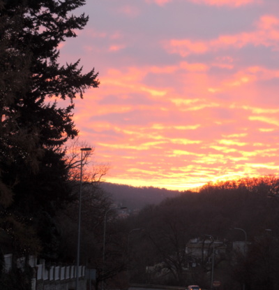 Západ slunce před rokem-pohled z okna