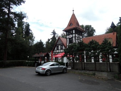 Kavárna a restaurace Rudý Baron u jezera Amerika ve FL.