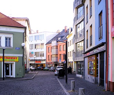 V pravé poledne v Železné ulici