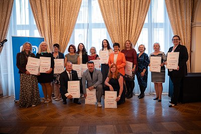 Náměstkyně ministra Šárka Jelínková předala ocenění obcím přátelským rodině a seniorům v roce 2025