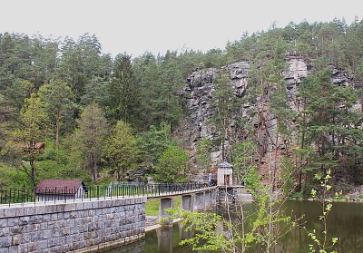 Přehrada