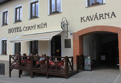 U černého koně