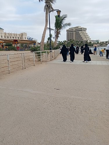 Štědrý den na promenádě Corniche