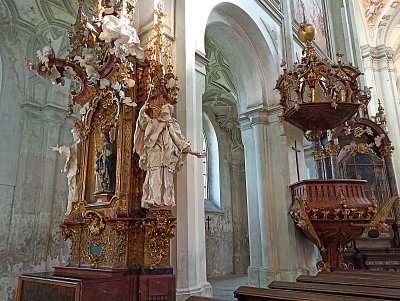 Krásná řezbářská práce