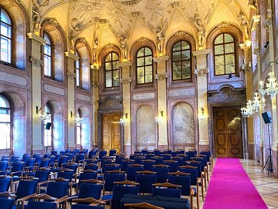 Hlavní sál ve Valdštejnském paláci *