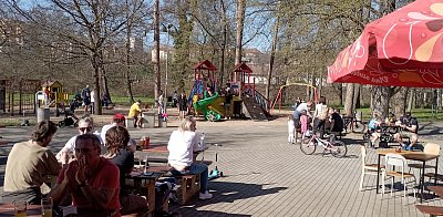 Odpočinek v hospůdce na Střeleckém ostrově. *