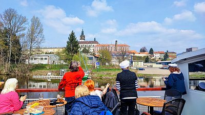 Plavili jsme se, bavili jsme se aneb to je naše íčko