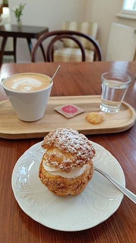 Domácí francouzský větrníček z karvinské stylové kavárničky Happy Caffe, 16.5.2025