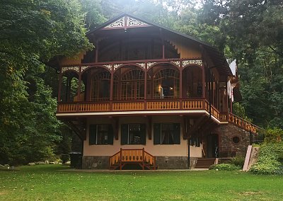 Boční pohled na Tančírnu