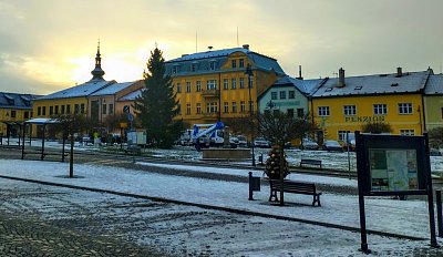 Vánoční strom už je na svém místě.