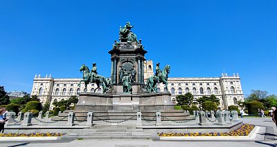 Pomník Marie Terezie