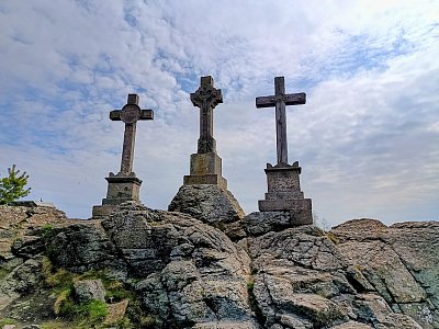 Dnes u Tří křížků *