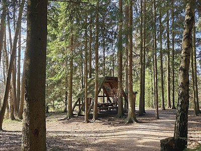 Čerpací stanice : občerstvení vlastní, energie z lesa