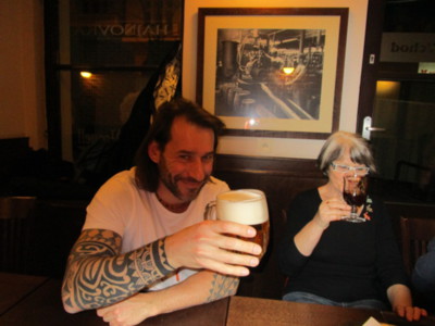 dám si s vámi jedno pivčo