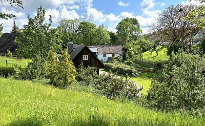 Chaty a chalupy už tolik netáhnou, lidé zase raději cestují 