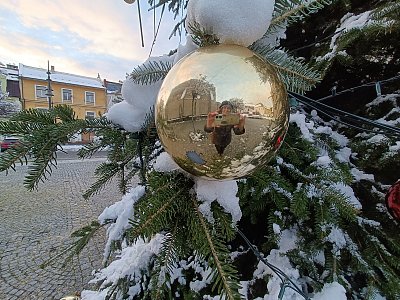 Zdravím ze zlaté koule ve Zlatých Horách